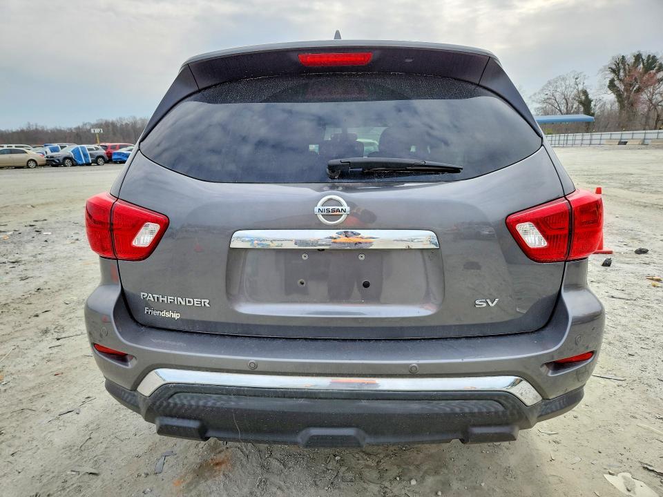 2019 Nissan Pathfinder sv