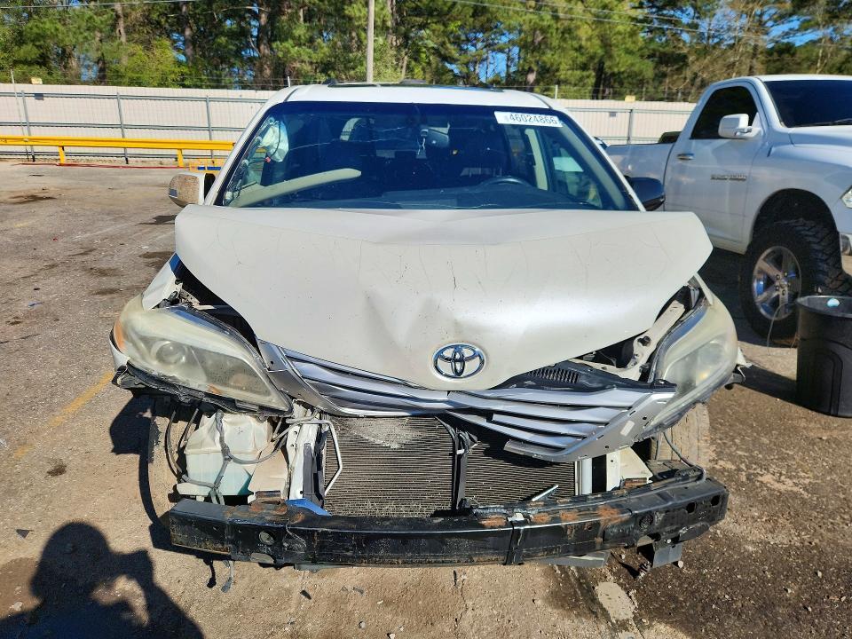 2016 Toyota Sienna Limited Premium 7-passenger