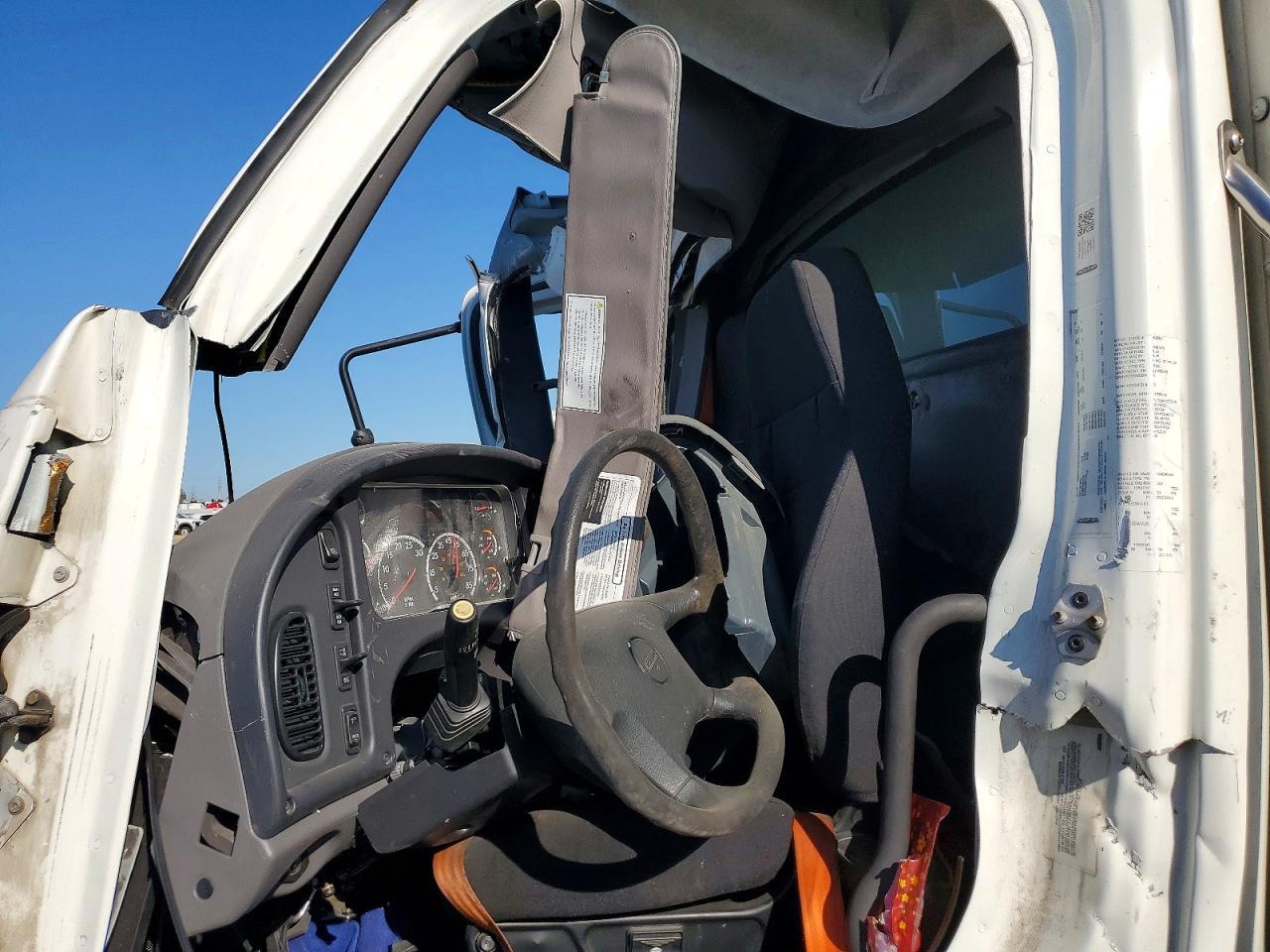2021 Freigliner 2021 Freightliner Business Class M2 BOX Truck
