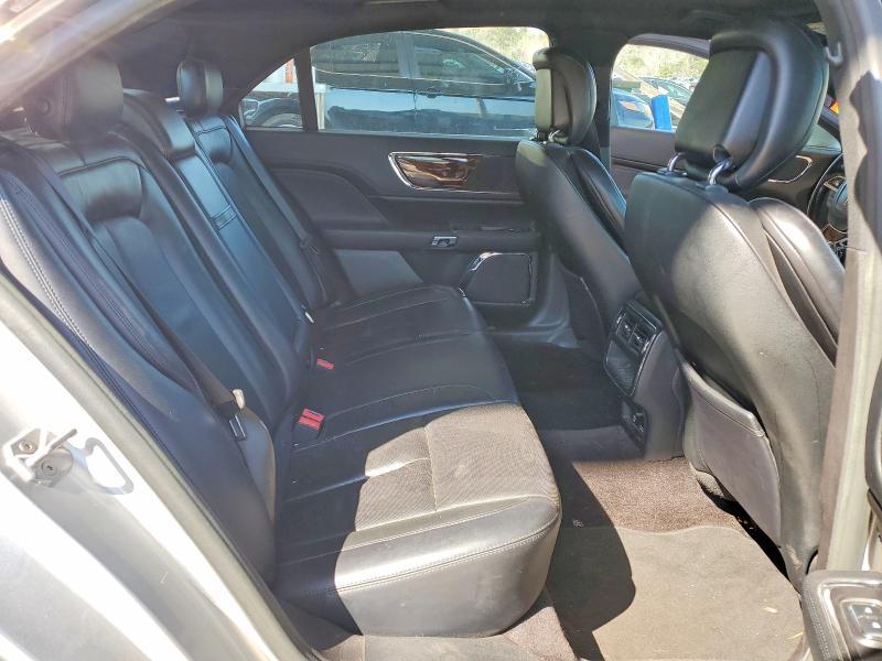 2018 Lincoln Continental Select