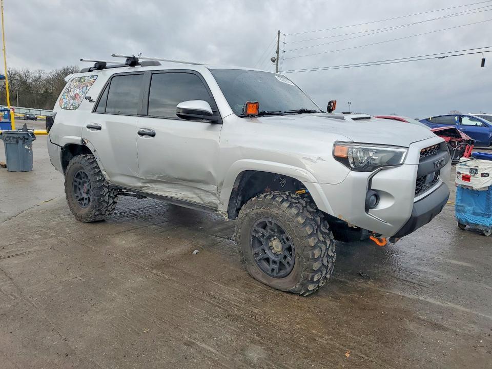 2020 Toyota 4runner trd Off-road