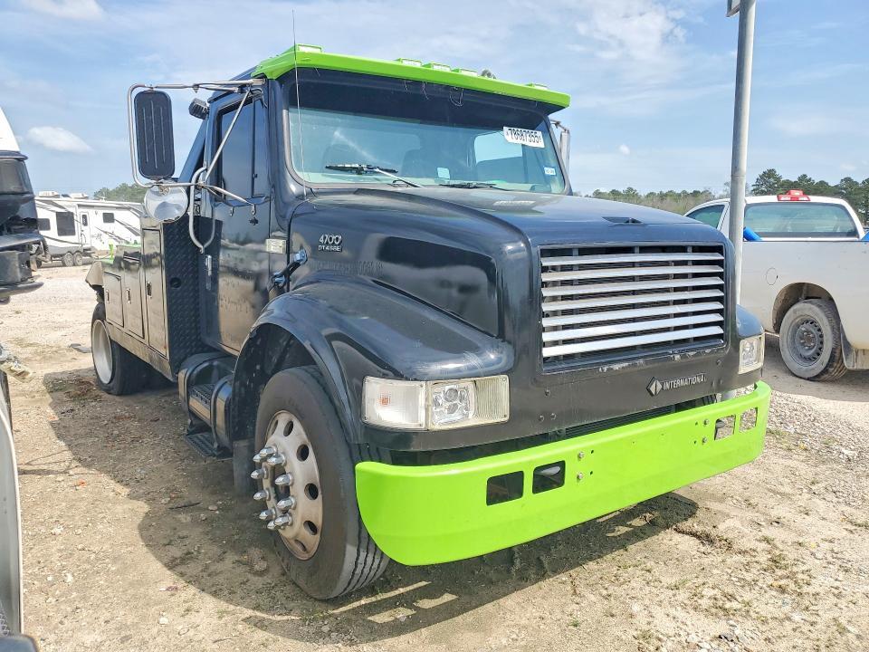 1999 International 4900 TOW Truck