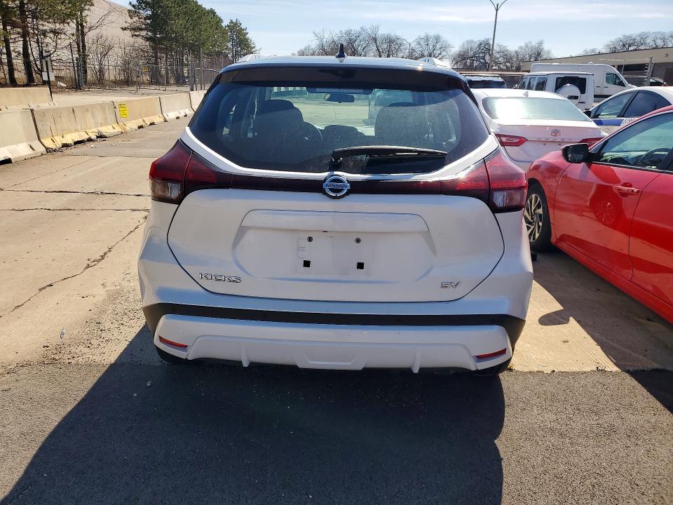 2021 Nissan Kicks sv
