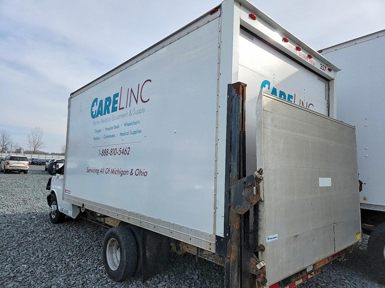 2017 Chevrolet Express BOX Truck