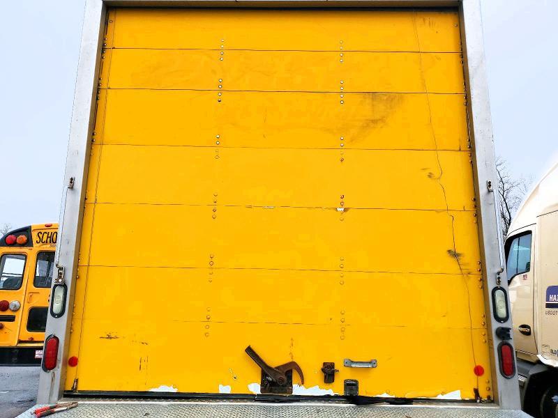 2017 Freigliner 2017 Freightliner Business Class M2 BOX Truck