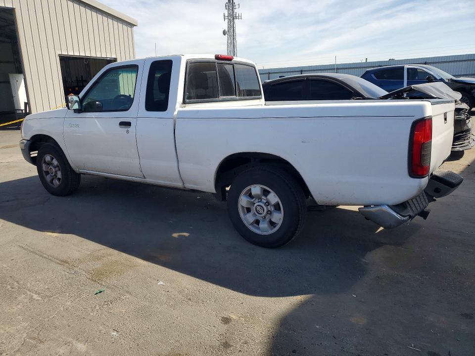2000 Nissan Frontier xe