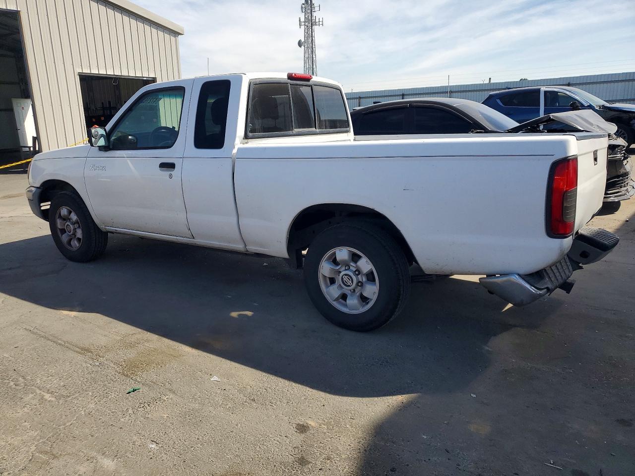 2000 Nissan Frontier XE