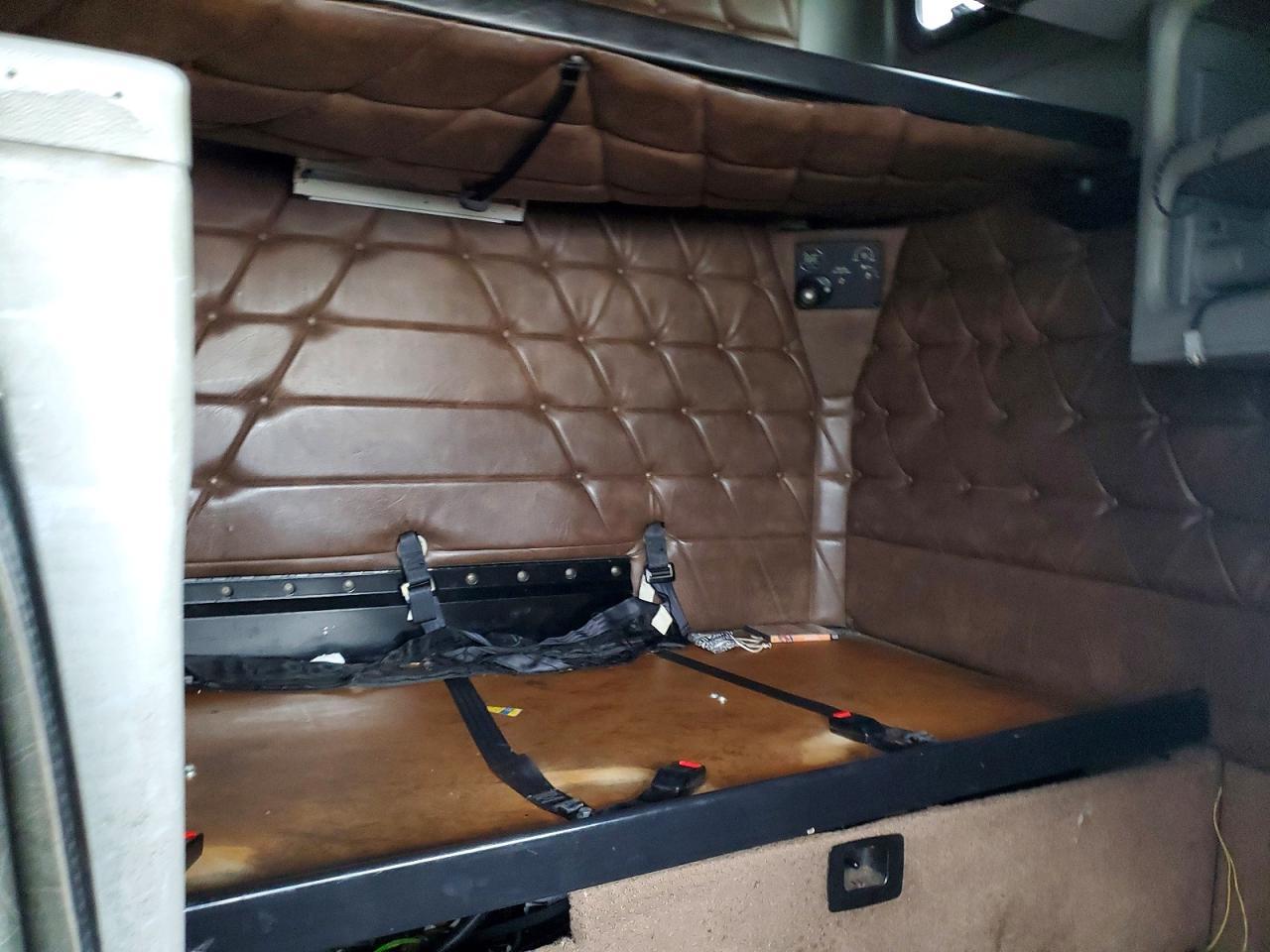 2004 Freigliner 2004 Freightliner FLD132 Semi Truck