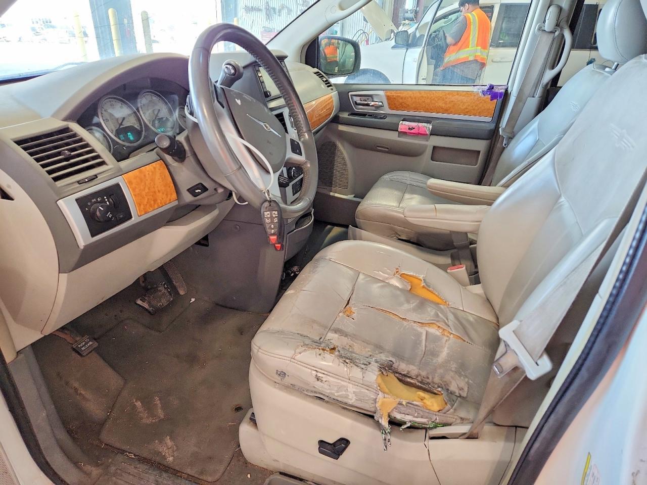 2008 Chrysler Town & Country Limited