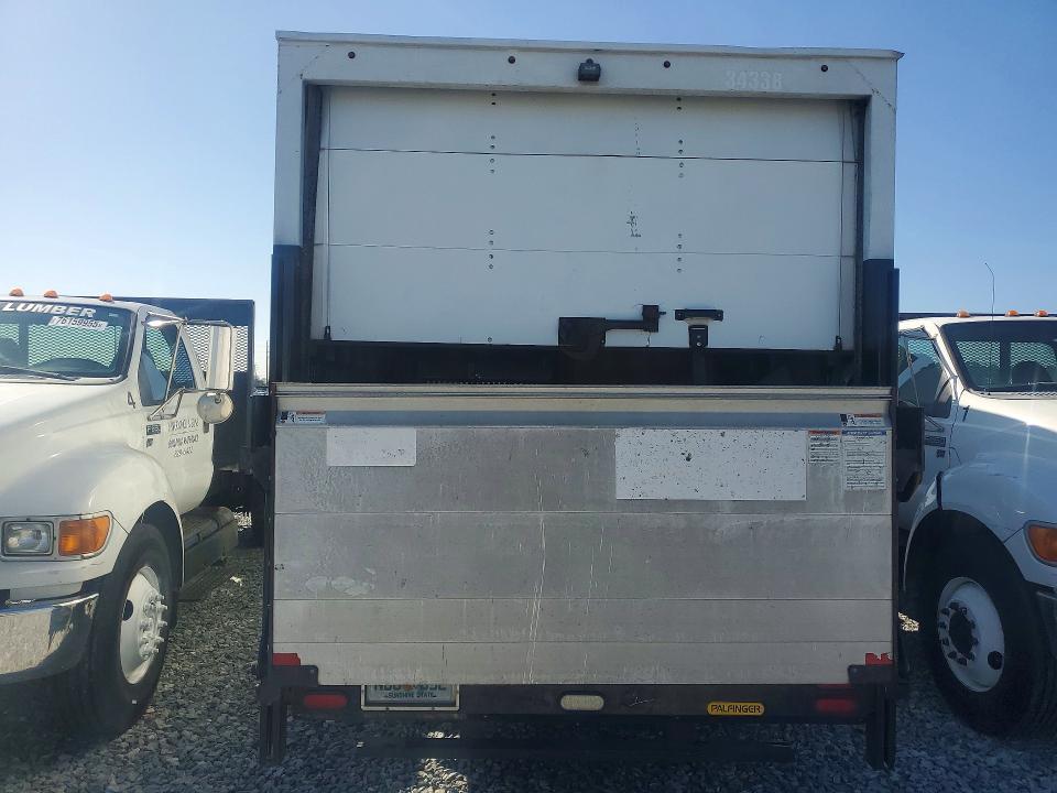 2019 Isuzu NPR HD BOX Truck