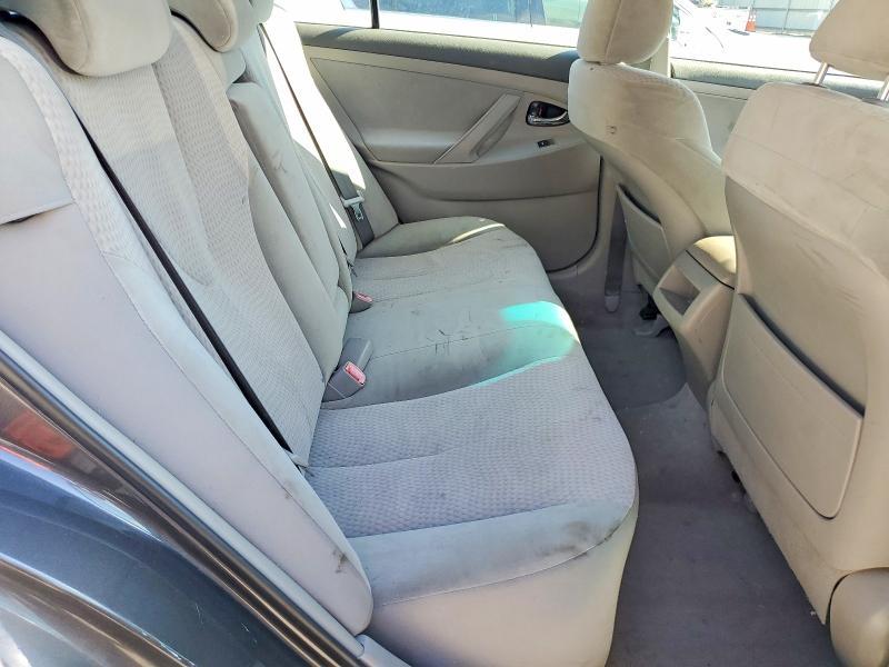 2011 Toyota Camry le