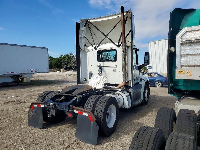 2017 Peterbilt 579 Semi Truck
