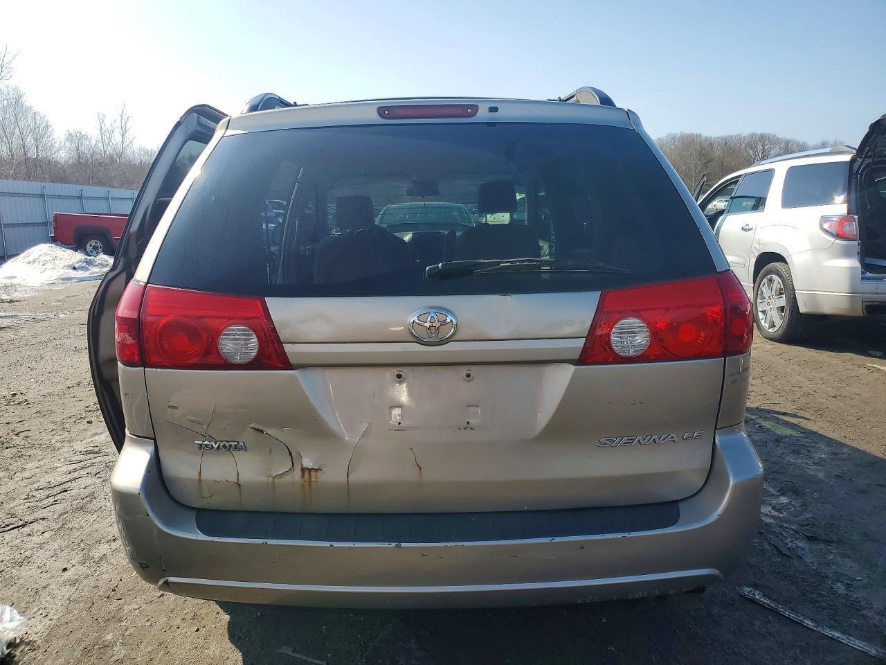 2006 Toyota Sienna le 7 Passenger
