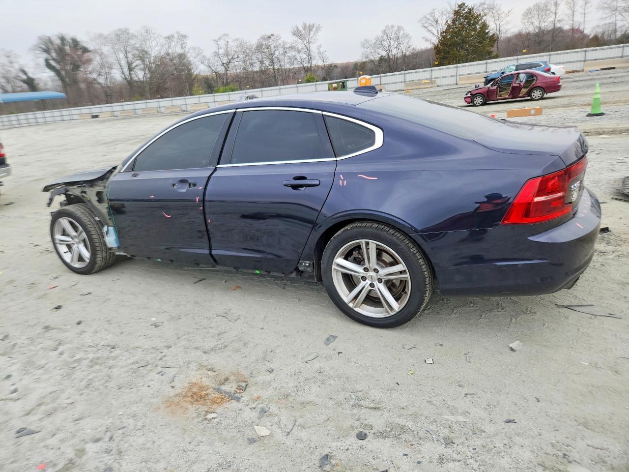 2017 Volvo S90 T5 Momentum