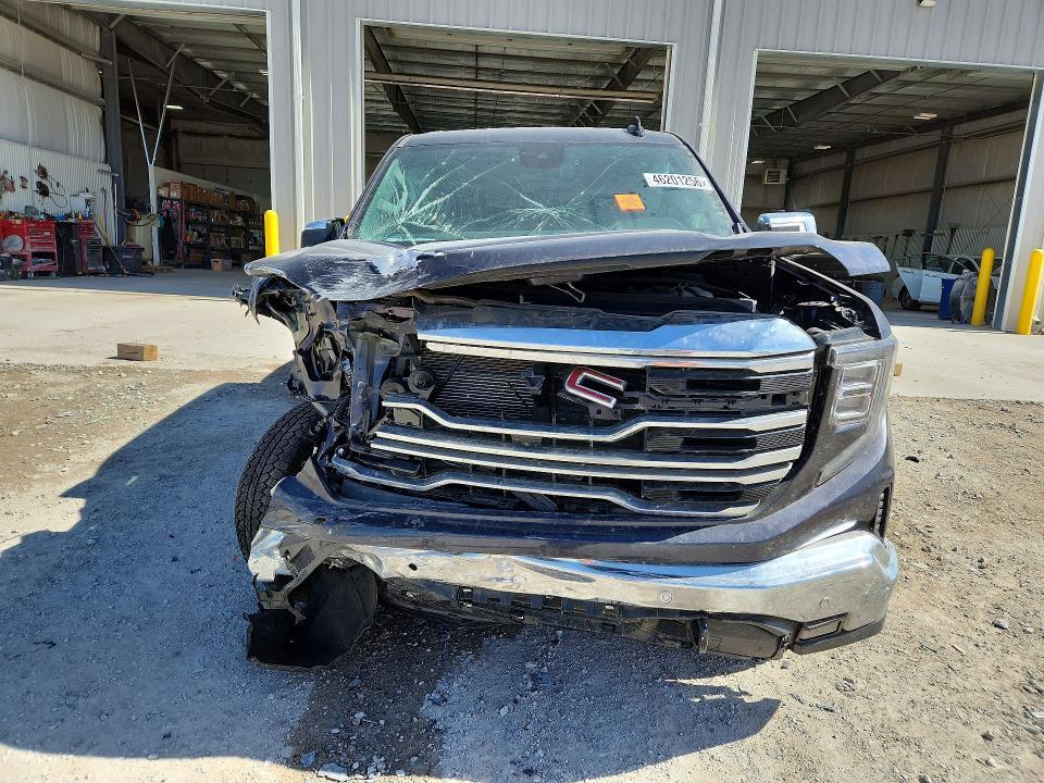 2025 GMC Sierra K1500 slt