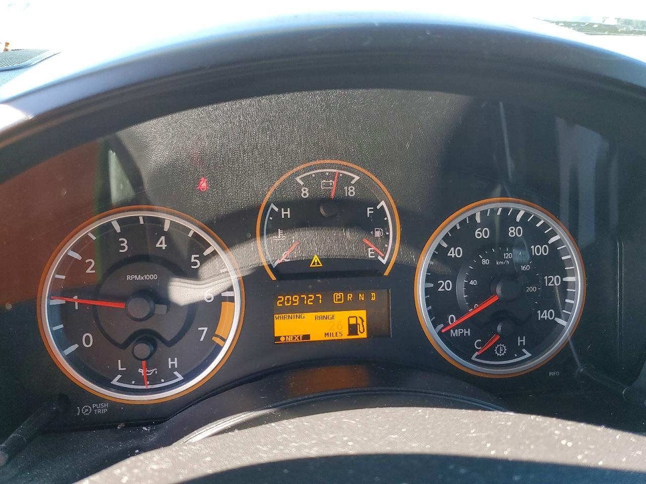 2013 Nissan Titan SV