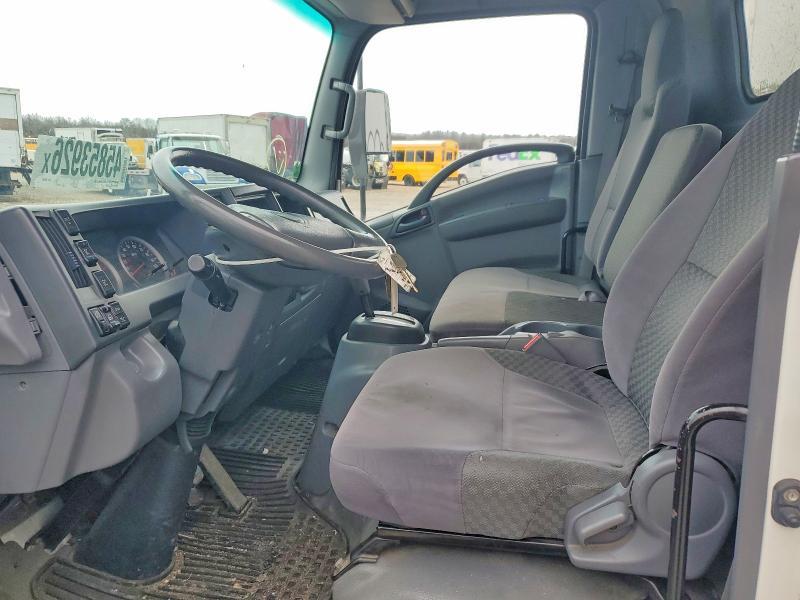 2015 Isuzu NPR HD BOX Truck