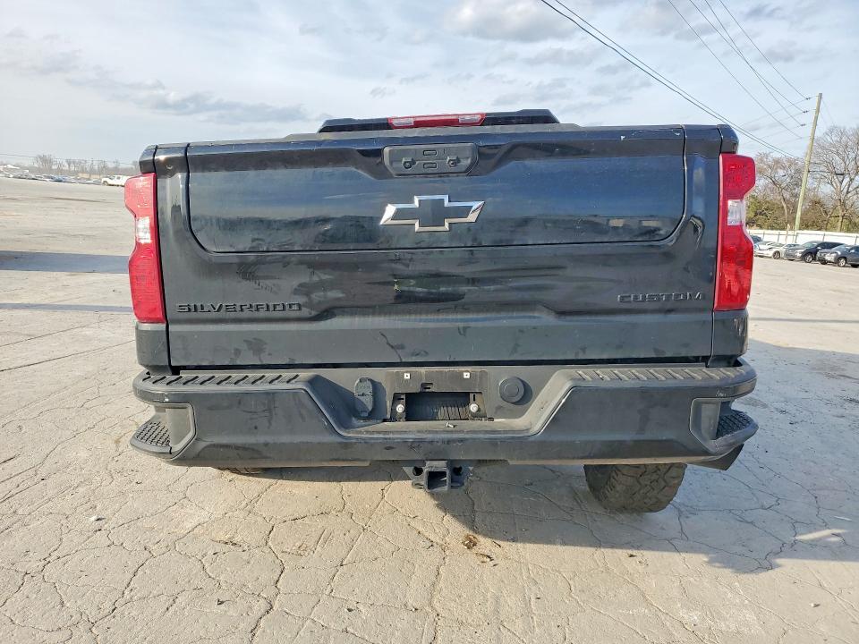 2025 Chevrolet Silverado C1500 Custom