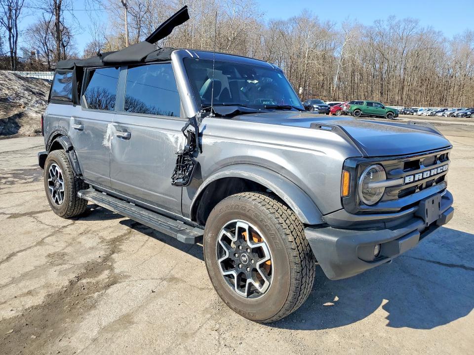 2024 Ford Bronco Outer Banks