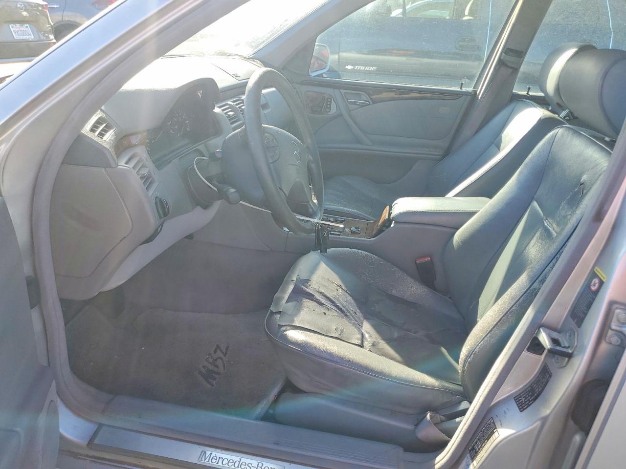 2001 Mercedes-Benz E 320