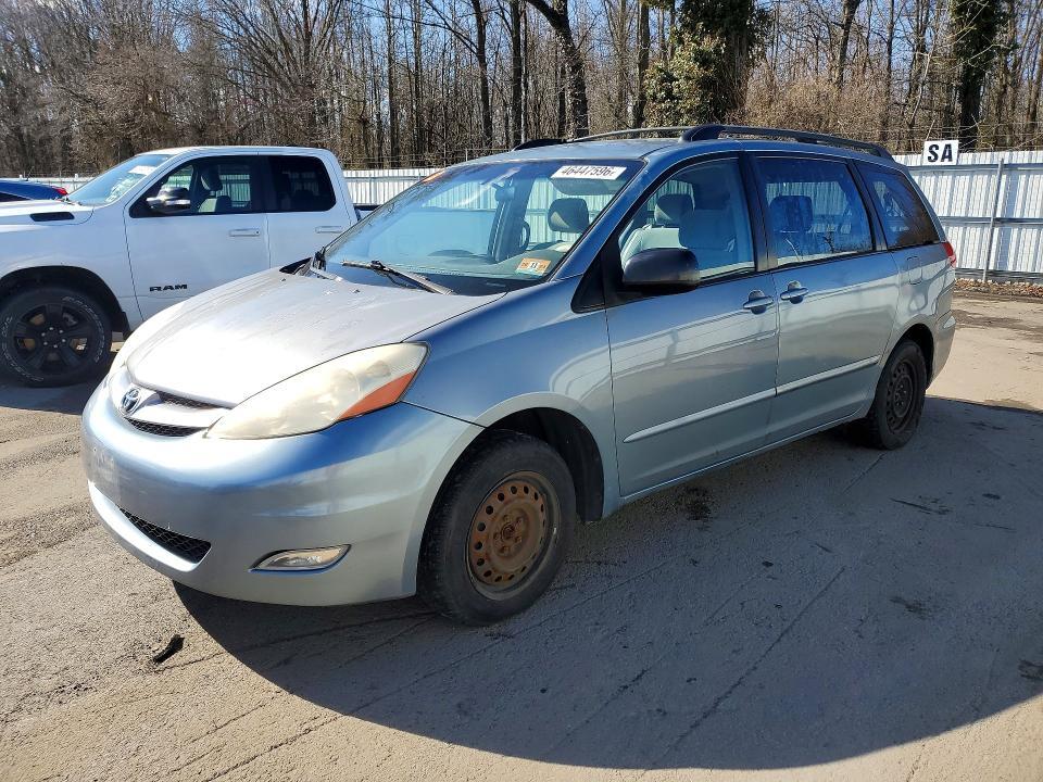 2007 Toyota Sienna ce 7-passenger