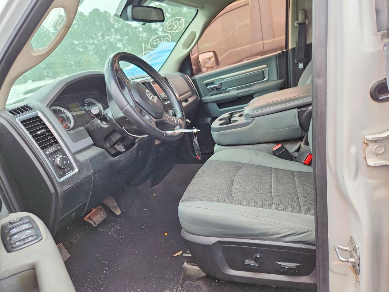 2015 Dodge RAM 1500 SLT