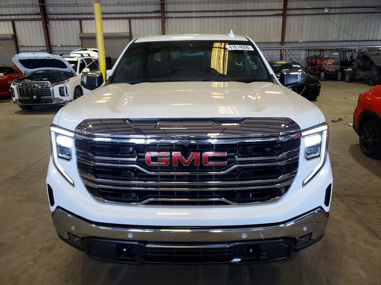 2025 GMC Sierra K1500 SLT