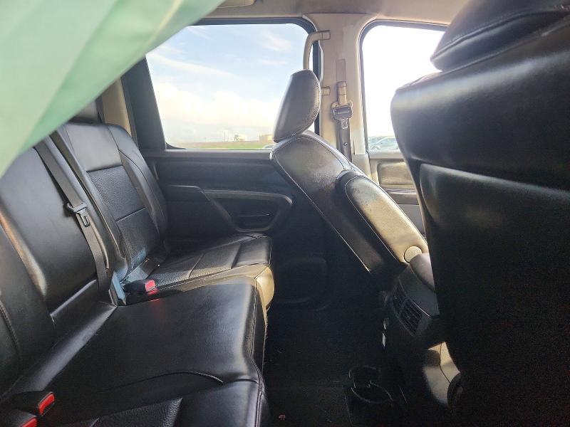 2015 Nissan Titan SL