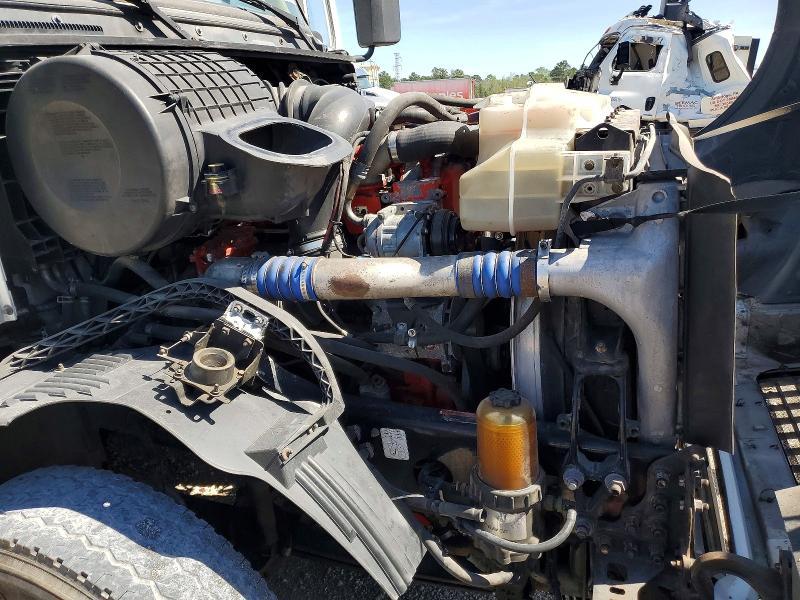 2015 Volvo VNL Semi Truck