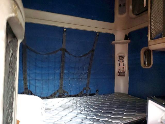 2005 Freigliner 2005 Freightliner CST120 Semi Truck