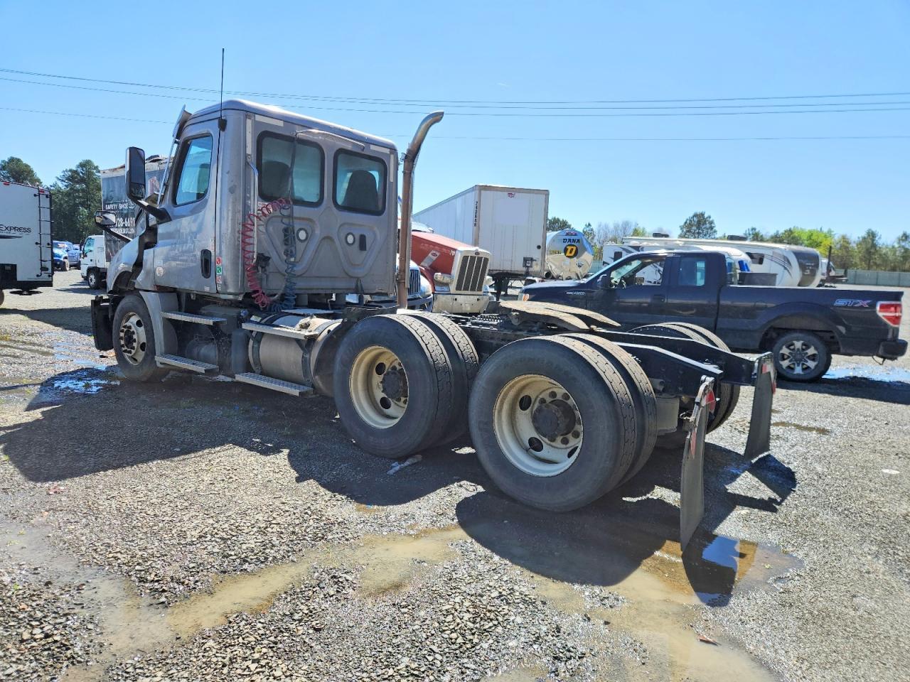 2022 Freigliner 2022 Freightliner Cascadia 126 Semi Truck