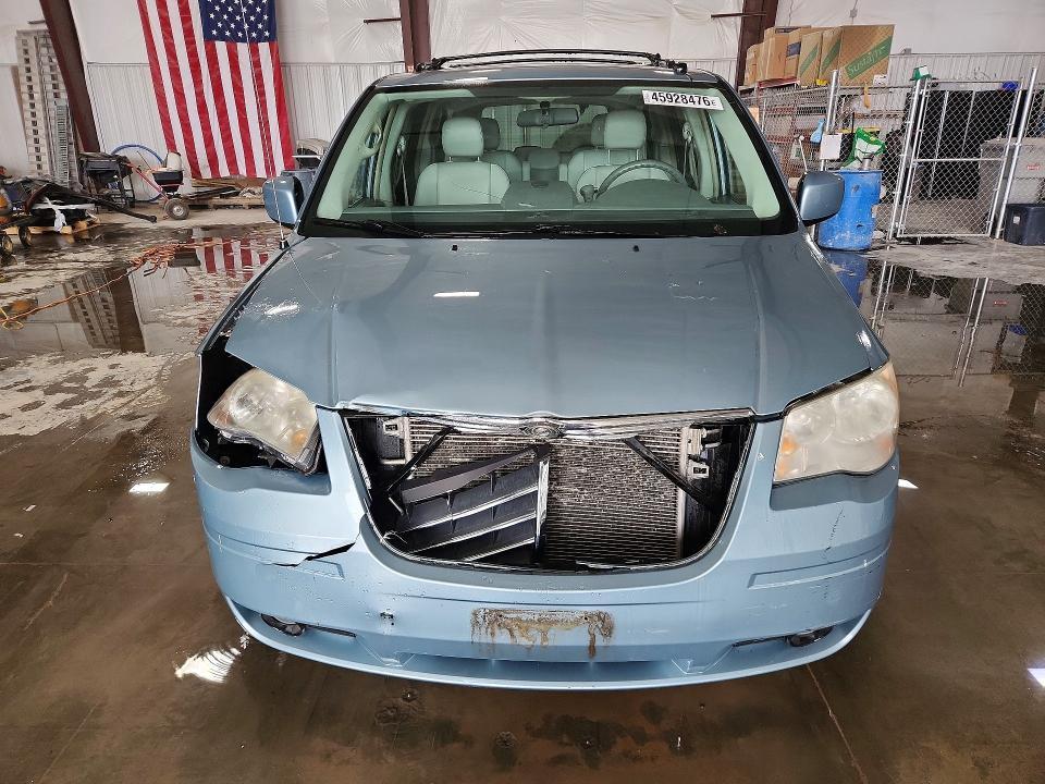 2010 Chrysler Town & Country Touring