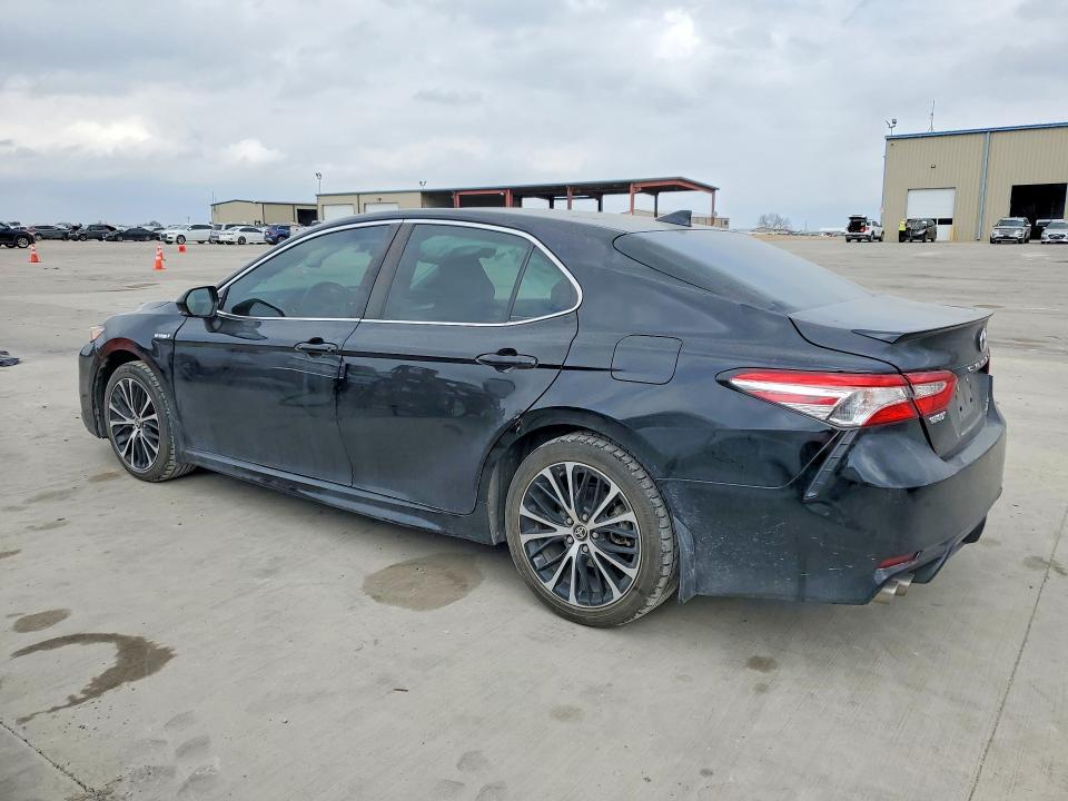 2020 Toyota Camry Hybrid se