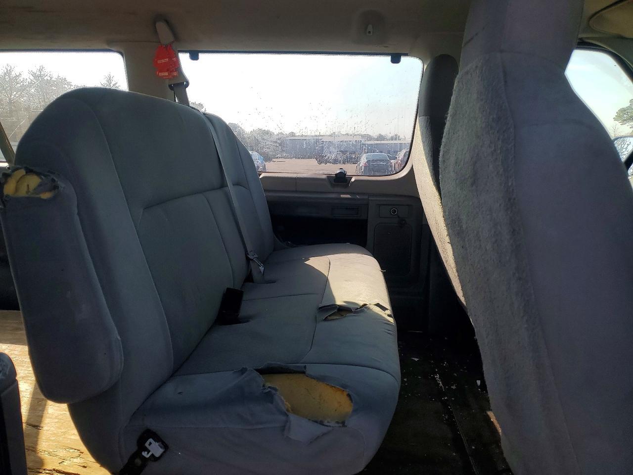 2014 Ford Econoline E350 Super Duty Wagon