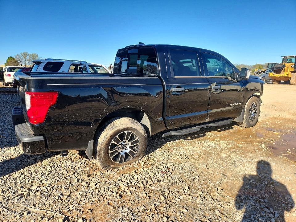 2024 Nissan Titan SV