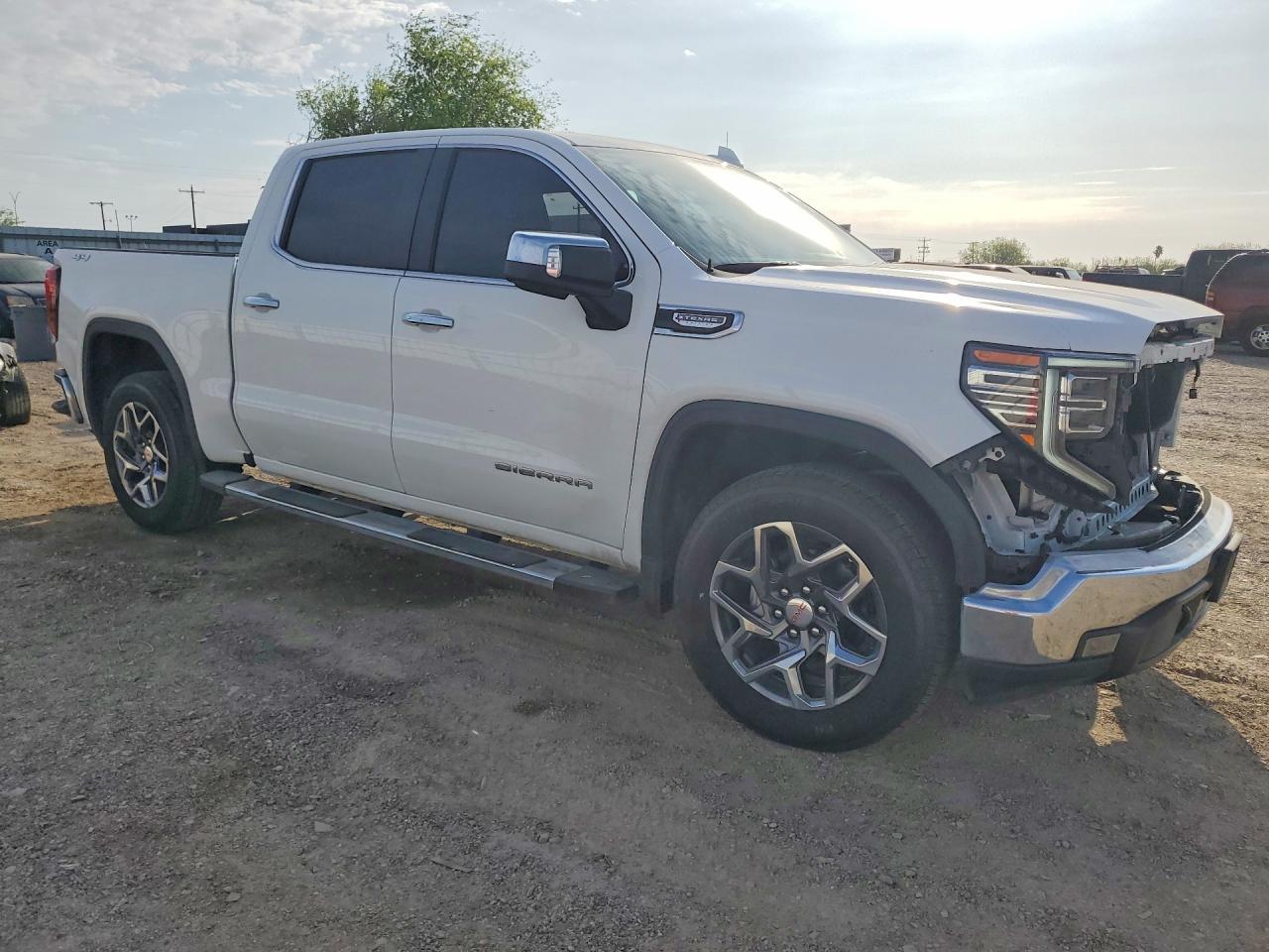 2026 GMC Sierra K1500 SLT