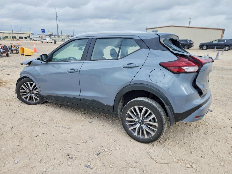 2023 Nissan Kicks sv