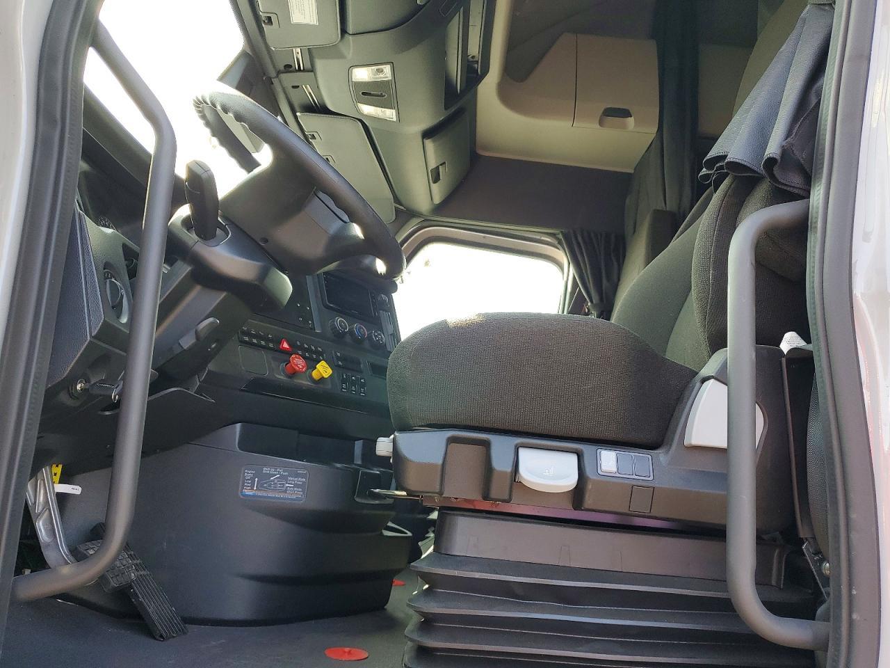 2026 Freigliner 2026 Freightliner Cascadia 1