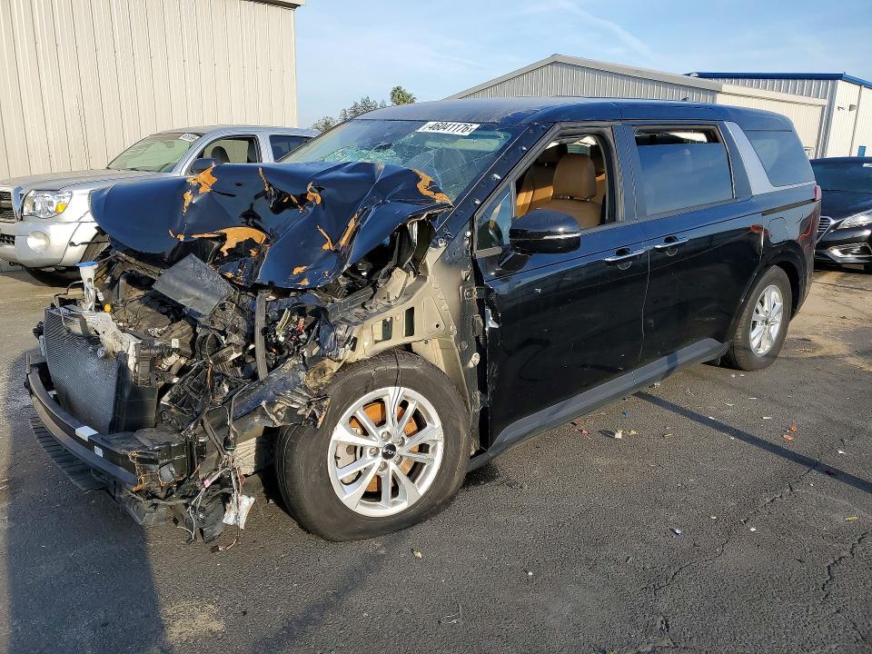 2022 KIA Carnival lx