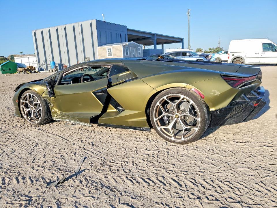 2025 Lamborghini Revuelto