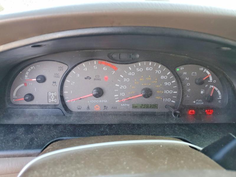 2004 Toyota Sequoia SR5