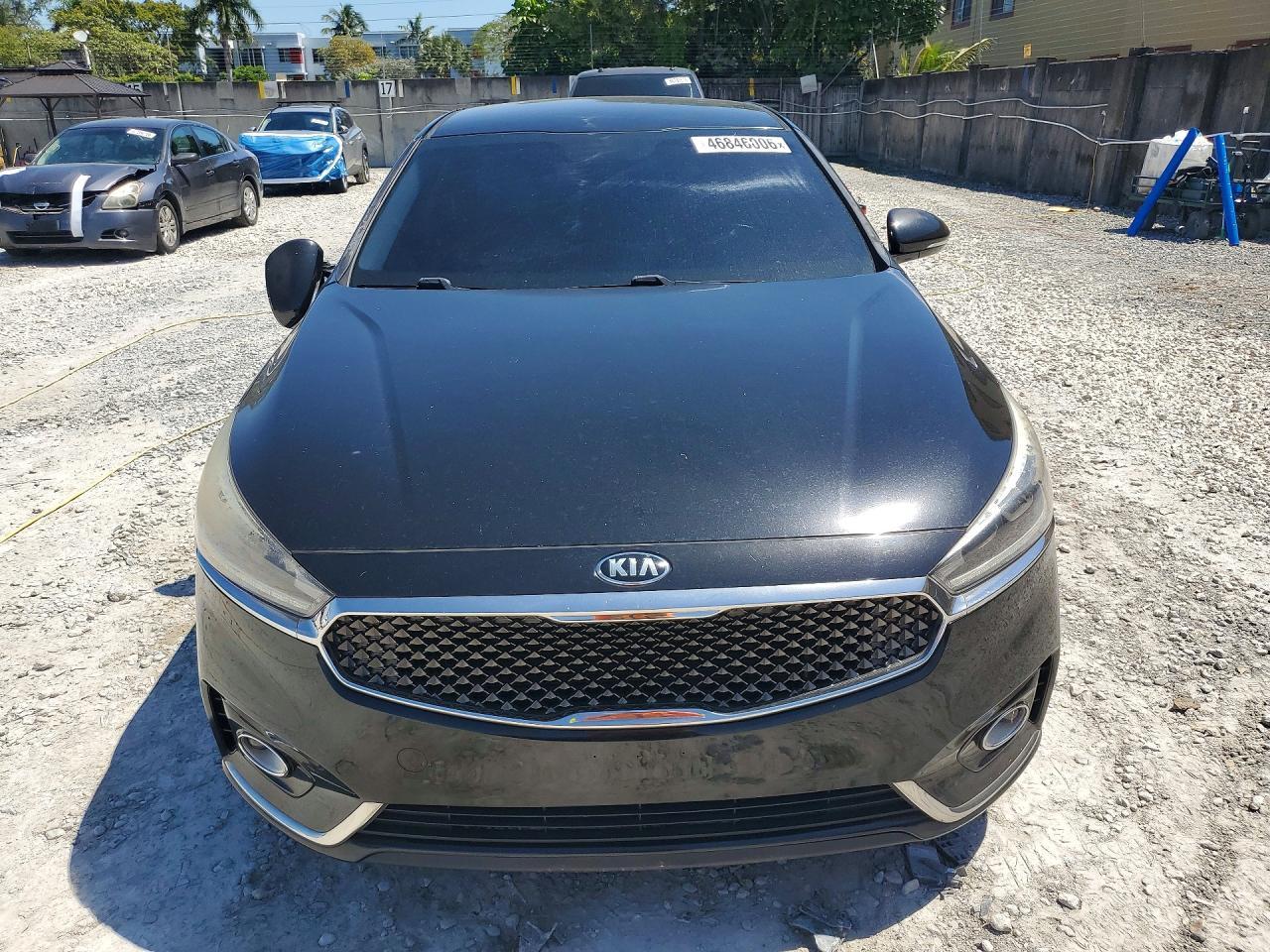 2017 KIA Cadenza Premium