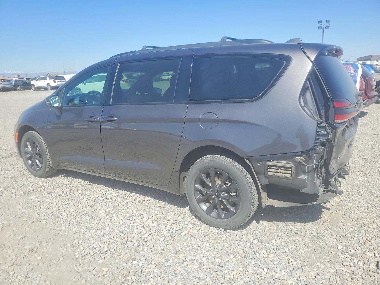 2021 Chrysler Pacifica Touring l