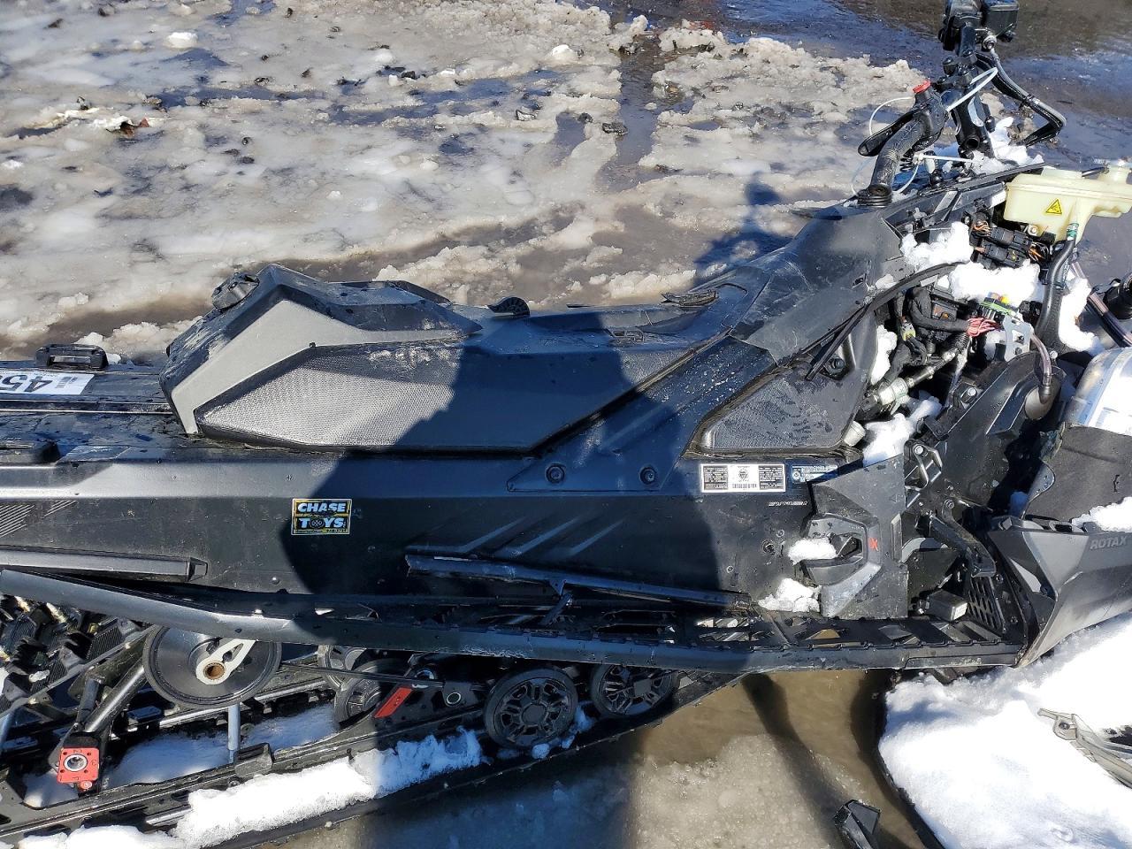 2025 Skidoo MXZ X 129 850 E