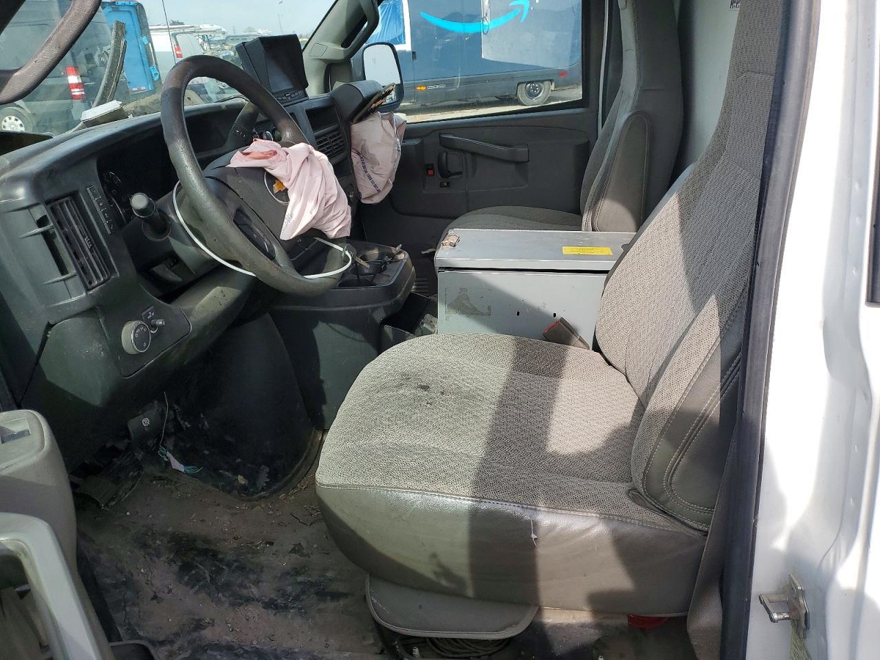 2017 Chevrolet Express Delivery Truck