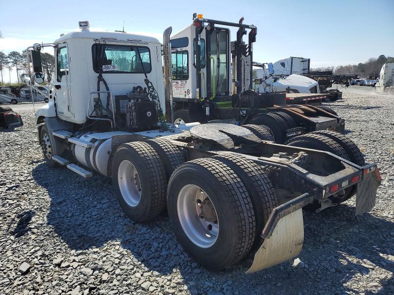 2015 Mack CXU613 Semi Truck