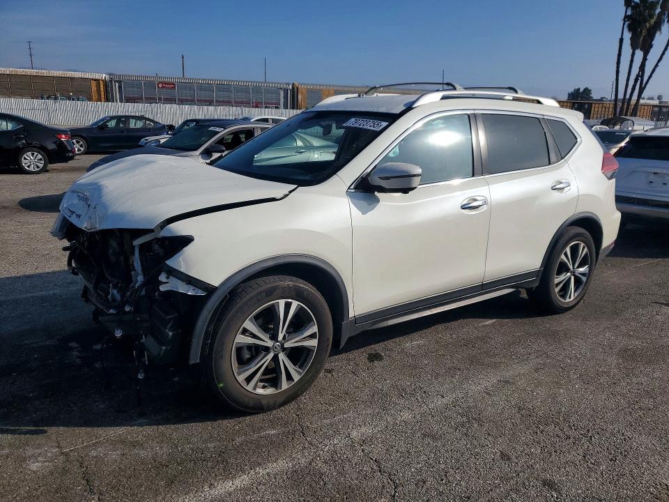 2020 Nissan Rogue sv