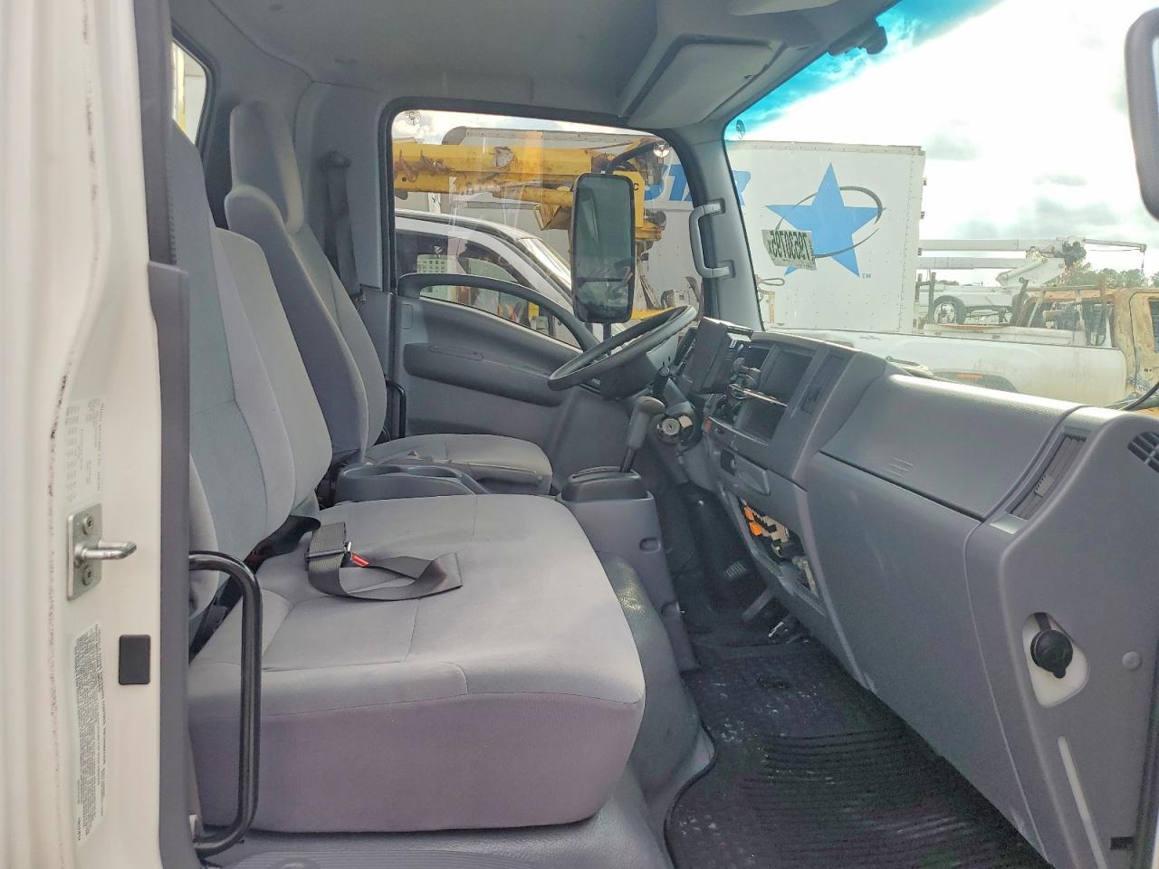 2019 Isuzu NPR HD