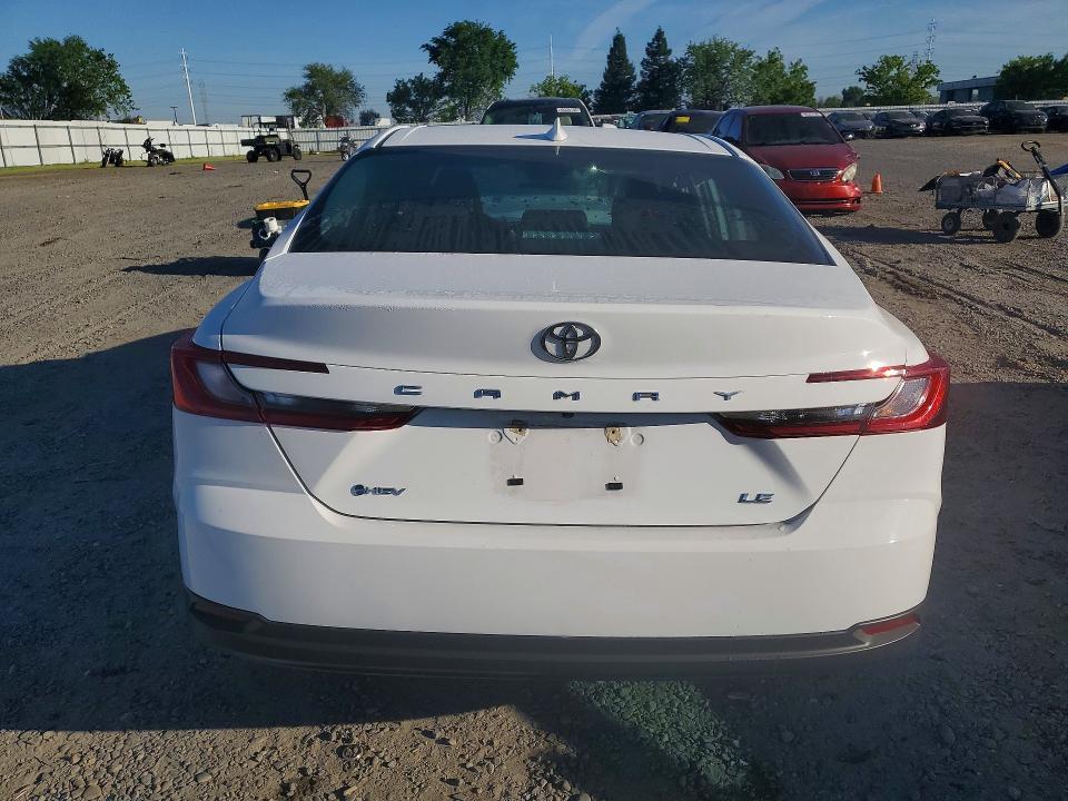 2025 Toyota Camry le