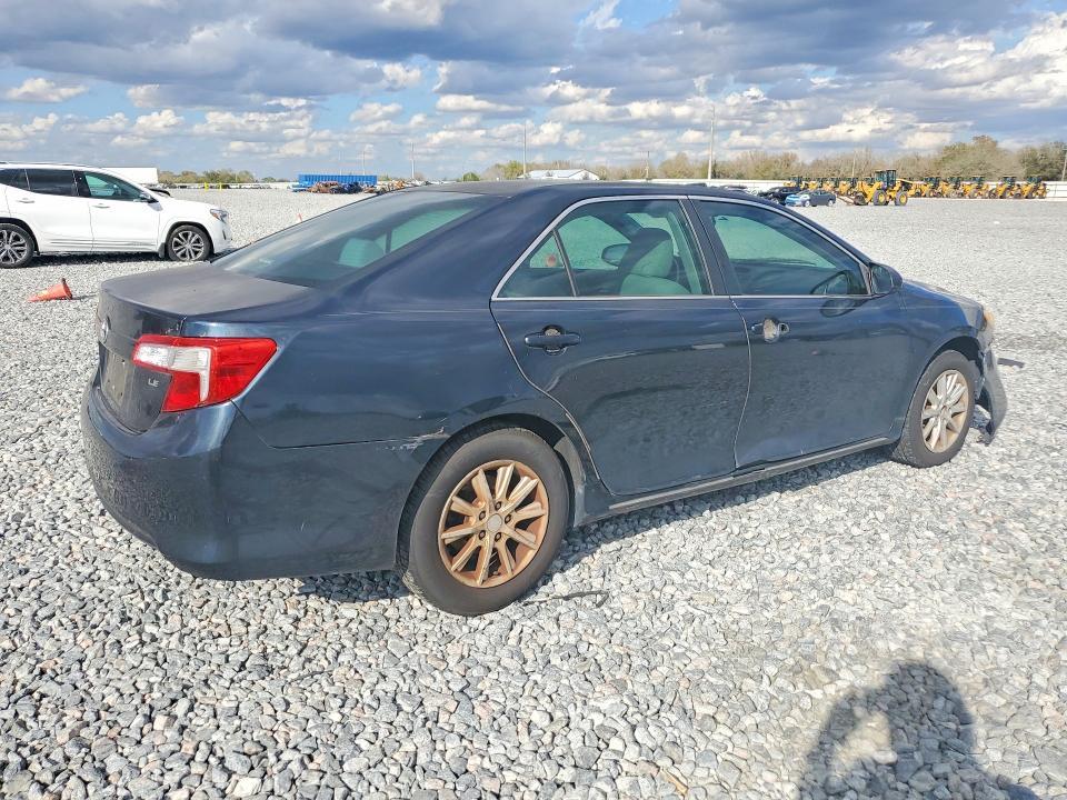 2013 Toyota Camry le